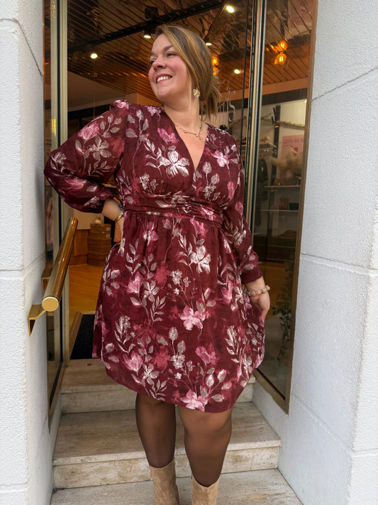 Robe décolleté V fleurie bordeaux
