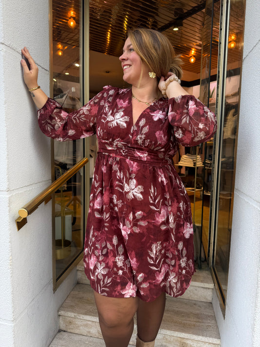 Robe décolleté V fleurie bordeaux