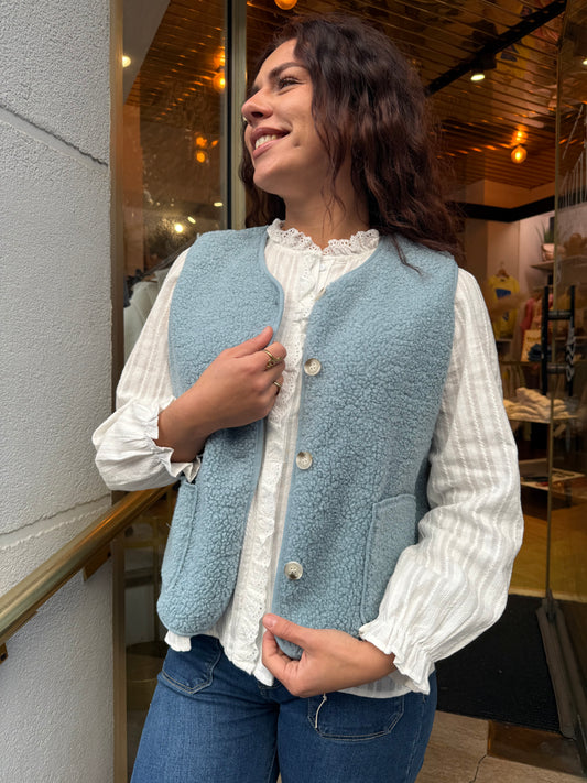 Curvy Gilet bouclette Esmee bleu ciel