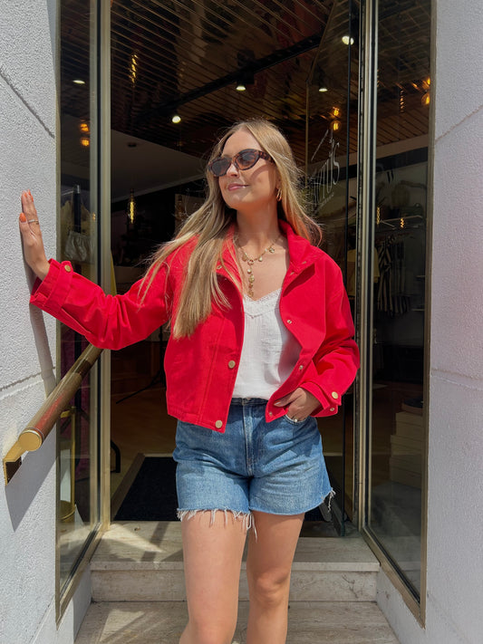 Veste courte col montant boutonnée rouge