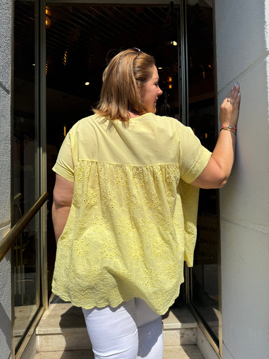 Blouse broderie anglaise jaune Col V Grande Taille 46-52