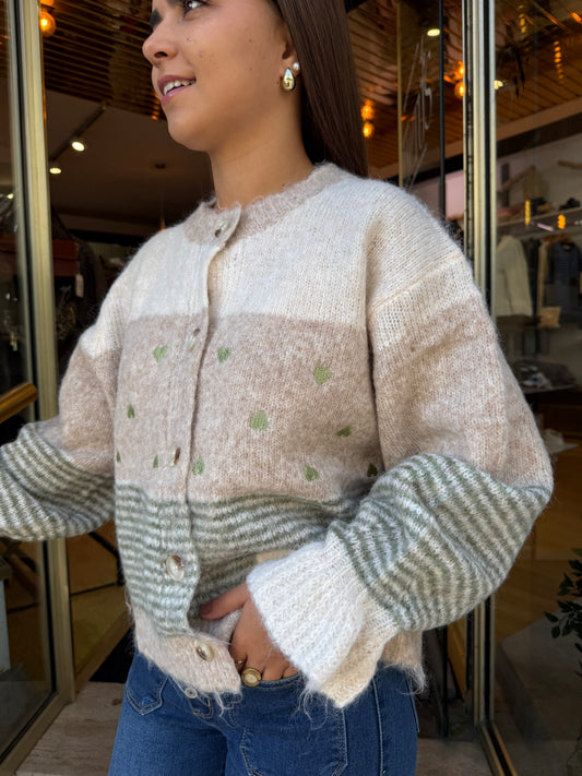 Gilet maille cœurs brodés vert sauge