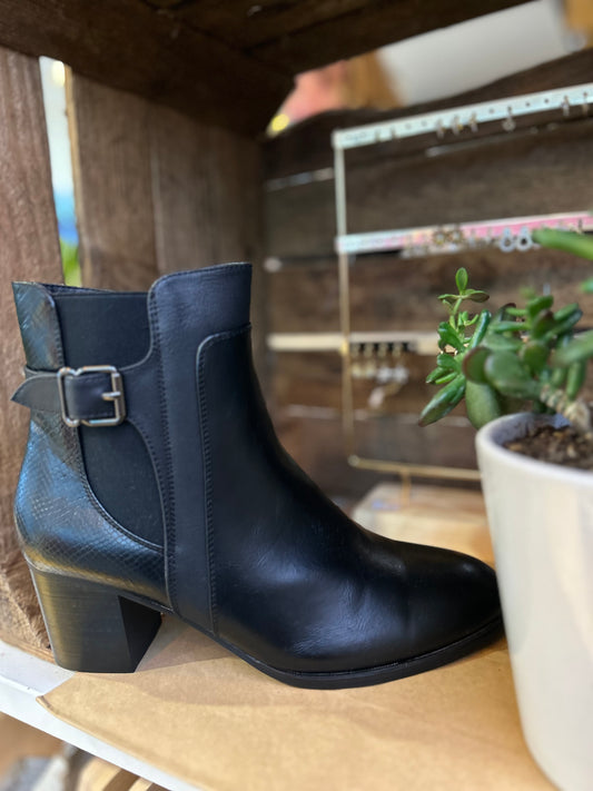 Bottine noir à talons