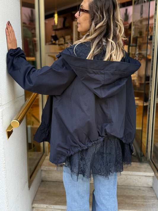 Veste sport chic à capuche et dentelle marine