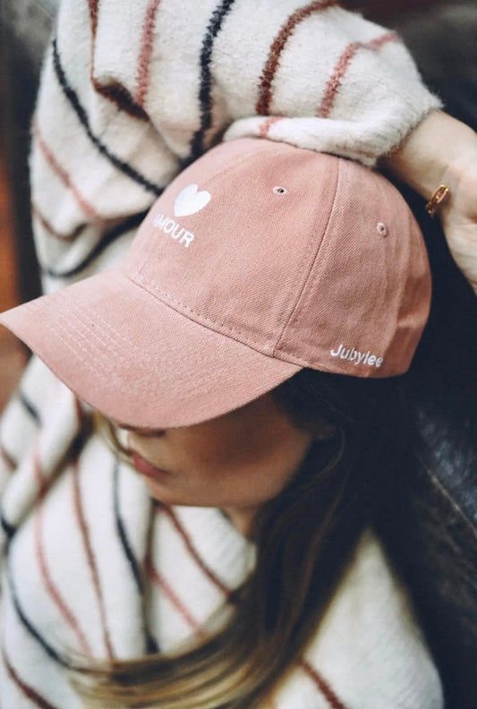 Casquette rose brodée Amour