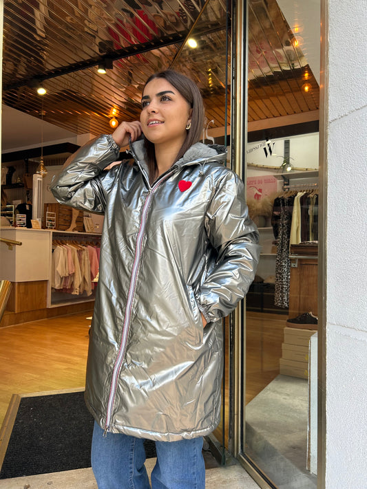 Manteau long métallisé cœur argent