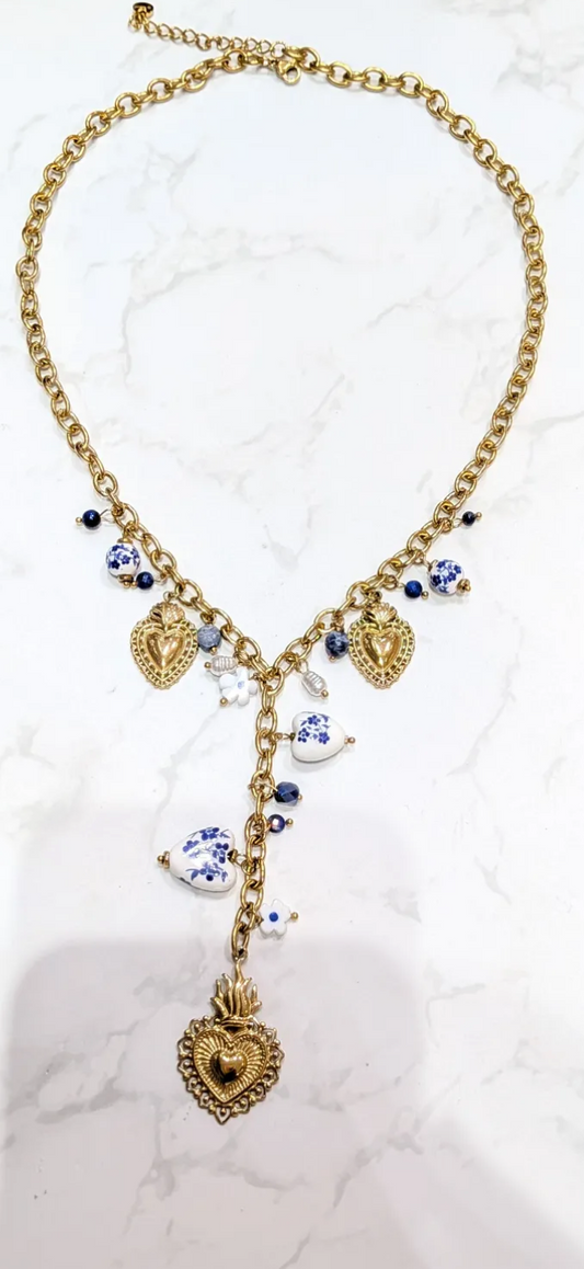 Collier chaîne dorée - Cœurs sacrés et céramique bleue