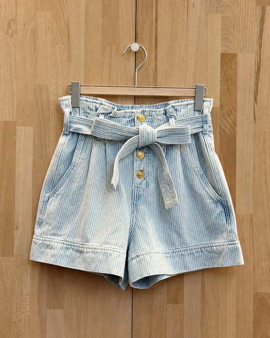 Short en jean rayé taille haute ceinture à nouer